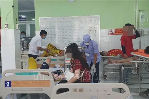 Bình Dương: Khoảng 50 người nghi ngộ độc thực phẩm sau khi ăn đồ từ thiện-1