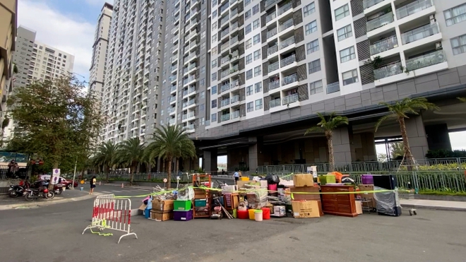 Cô gái nuôi 19 con chó bị cư dân đuổi khỏi chung cư ở TP.HCM lên tiếng: Tôi biết tôi sai rồi, nhưng tôi cũng mệt lắm!-3