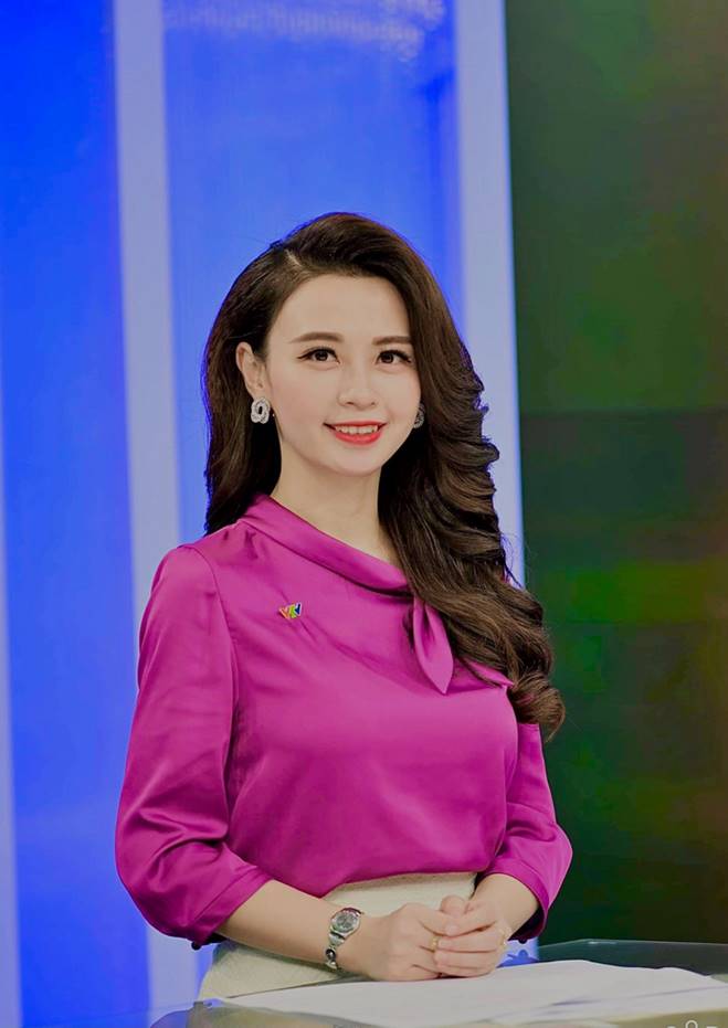 Đường tình của dàn MC thời tiết VTV: Người viên mãn, người đứt gánh sau 17 năm-5