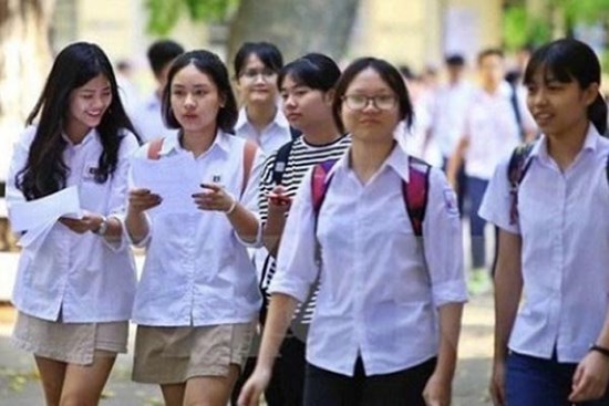 Top 10 trường điểm chuẩn vào lớp 10 cao nhất Hà Nội 5 năm qua: Thấy gì từ các con số?