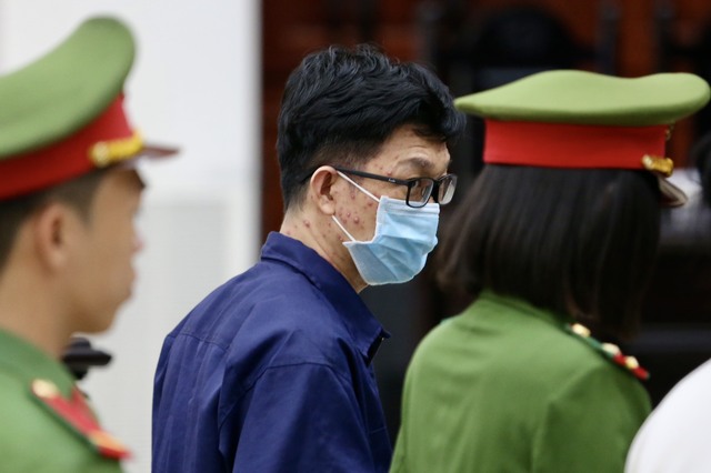 Hình ảnh bà Nguyễn Phương Hằng tại tòa sáng nay-7