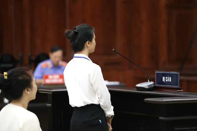 Hình ảnh bà Nguyễn Phương Hằng tại tòa sáng nay-9