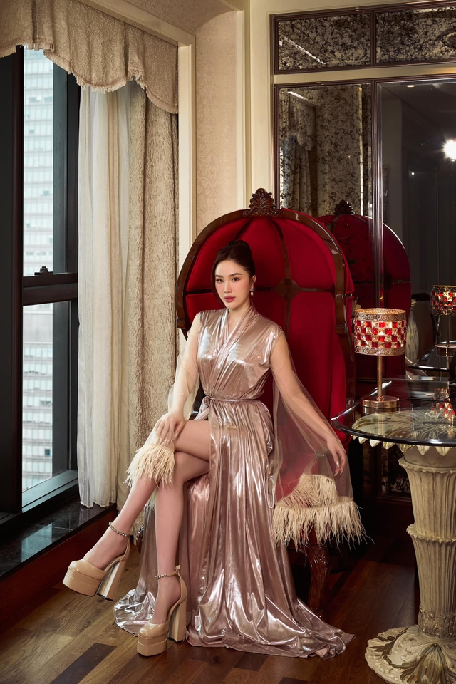 Nhan sắc gợi cảm tuổi U40 của công chúa showbiz Việt, lấy chồng đại gia hơn 10 tuổi, sống giàu sang-7