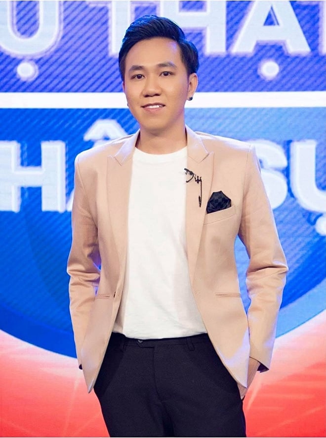 Anh Đức và vợ sắp cưới: Công khai sánh đôi ở sự kiện, giữ nguyên tắc đặc biệt trên MXH-18