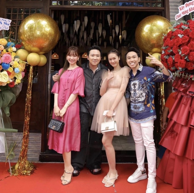 Anh Đức và vợ sắp cưới: Công khai sánh đôi ở sự kiện, giữ nguyên tắc đặc biệt trên MXH-11