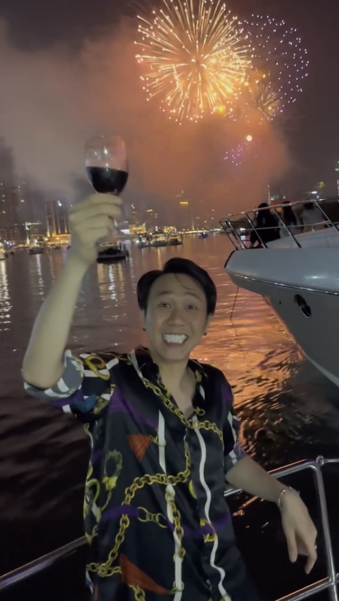 Anh Đức và vợ sắp cưới: Công khai sánh đôi ở sự kiện, giữ nguyên tắc đặc biệt trên MXH-14