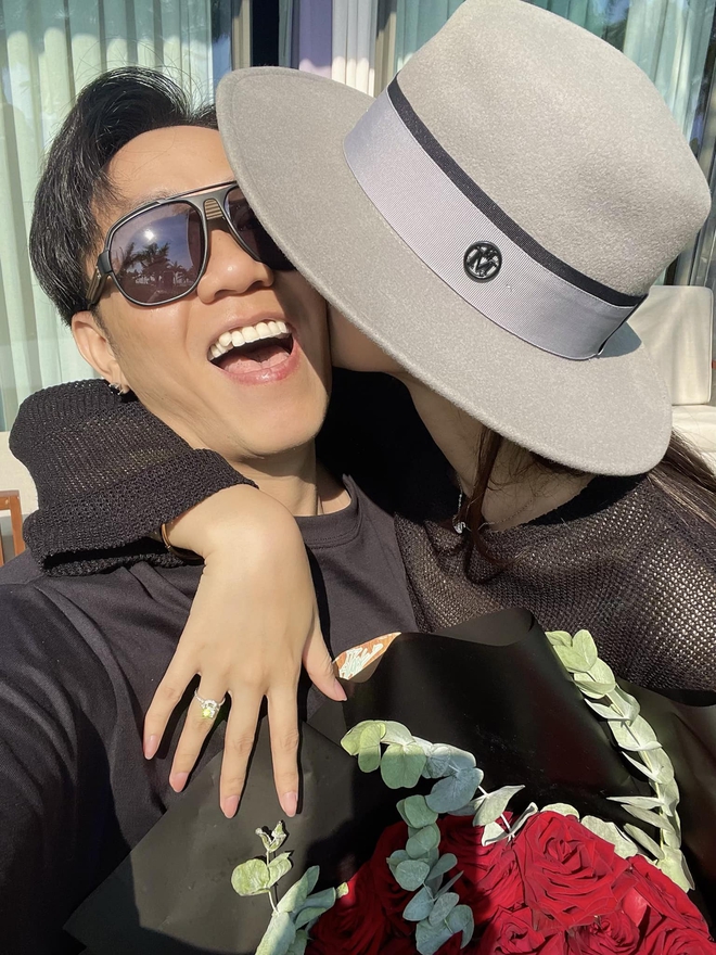 Thánh ế Anh Đức đã chính thức cầu hôn bạn gái diễn viên!-1