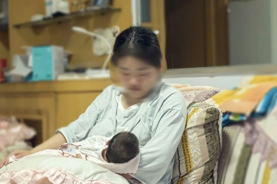 Mới ở cữ được 2 tuần mà em đã muốn phát điên với những quy tắc của mẹ chồng