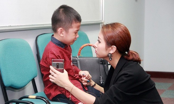 Nghệ sĩ nổi tiếng có con bị bệnh tâm lý: Người không còn nước mắt để khóc, người từng bị con đạp vào mặt-4