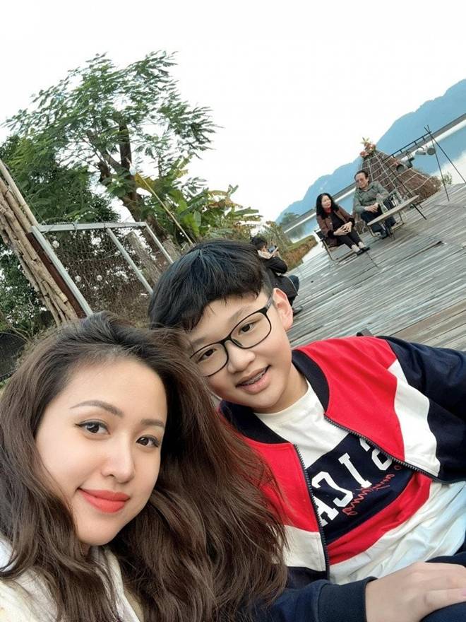 Nghệ sĩ nổi tiếng có con bị bệnh tâm lý: Người không còn nước mắt để khóc, người từng bị con đạp vào mặt-5