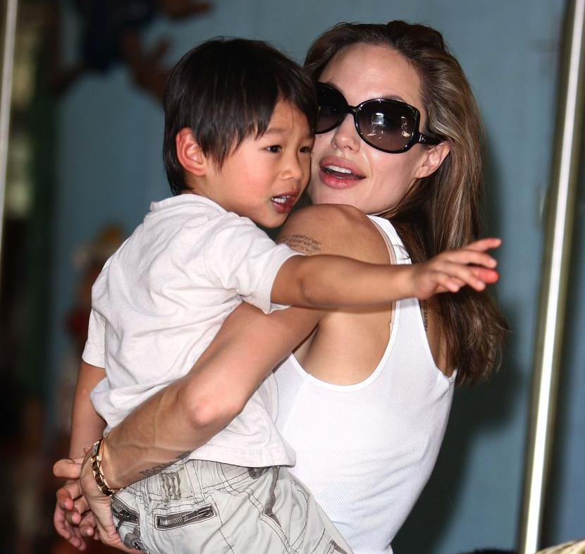Tuổi 20 của Pax Thiên - cậu con nuôi gốc Việt khiến bố Brad Pitt suy sụp, em gái tuyên bố chống lại-1
