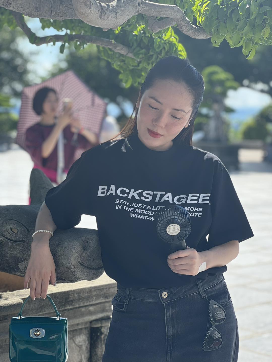 Ca sĩ Phương Linh ở tuổi 40: Trẻ trung, sành điệu không kém em gái Phương Ly nhờ 4 món thời trang-3