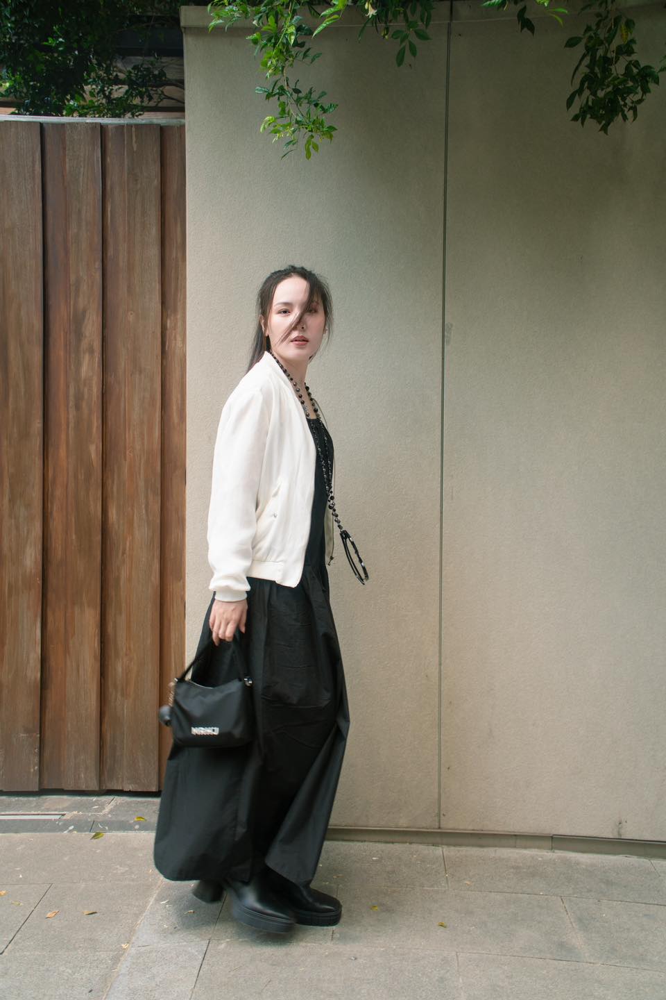 Ca sĩ Phương Linh ở tuổi 40: Trẻ trung, sành điệu không kém em gái Phương Ly nhờ 4 món thời trang-6