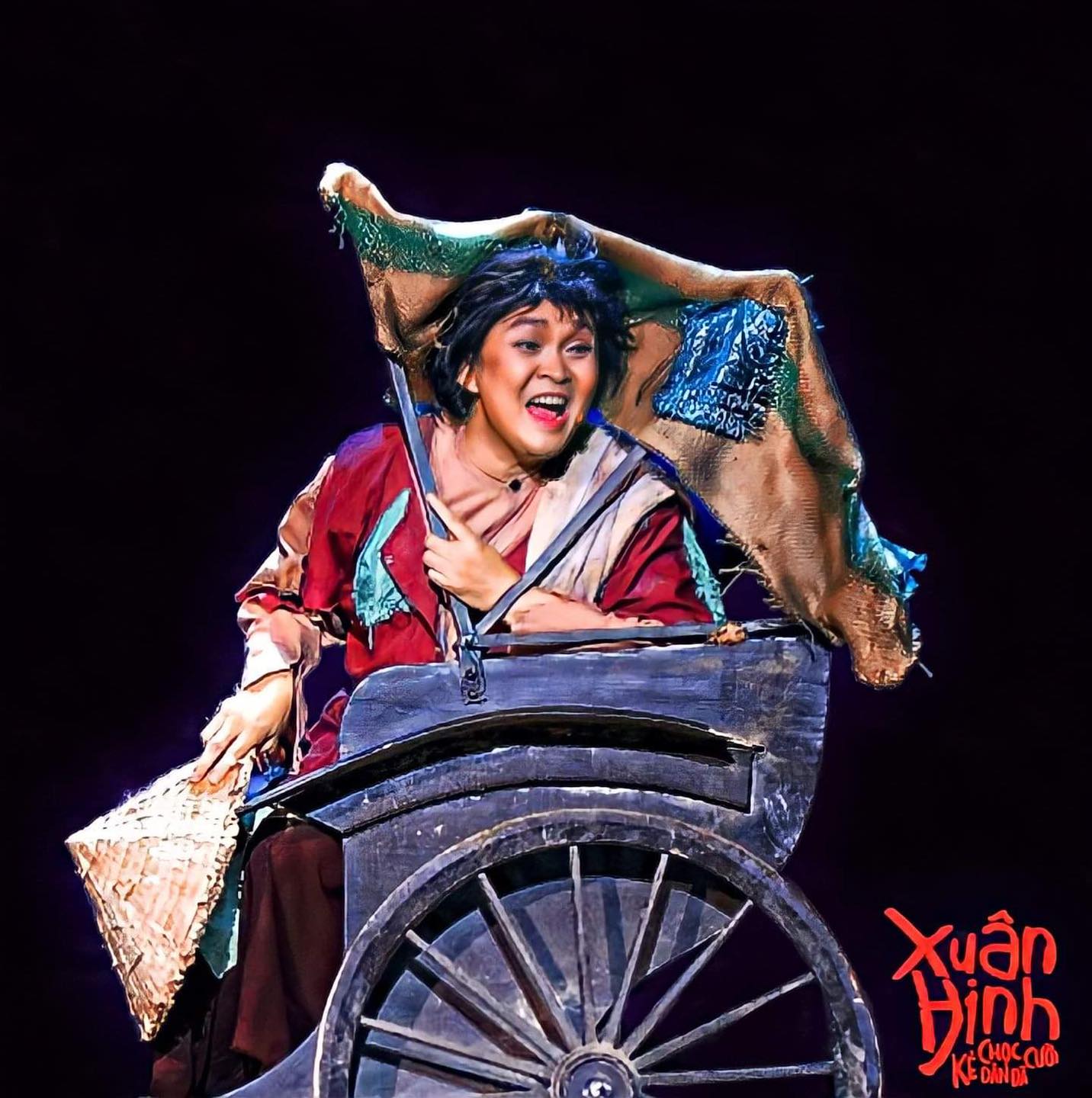 Danh hài Xuân Hinh: Bầu sô khét tiếng, lấy tiền theo cơn và chuyện lần đầu kể về bà xã kém 10 tuổi-8