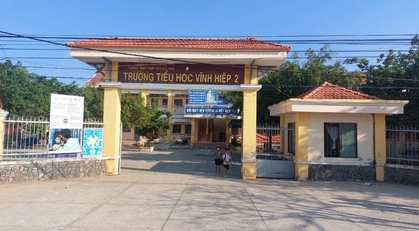 Đình chỉ 15 ngày đối với thầy giáo trường Tiểu học ở Sóc Trăng bị tố sàm sỡ nữ sinh-1