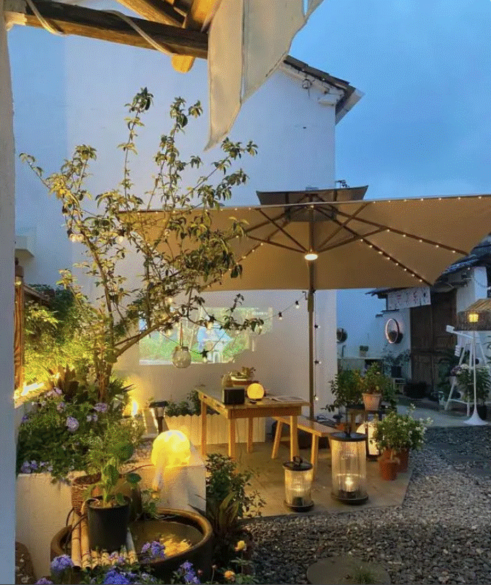 Khoảng sân đổ nát rộng 80m2 được biến hình thành khu vườn hệt như truyện cổ tích của Hayao Miyazaki, mang lại cảm giác trọn vẹn và đủ đầy-8