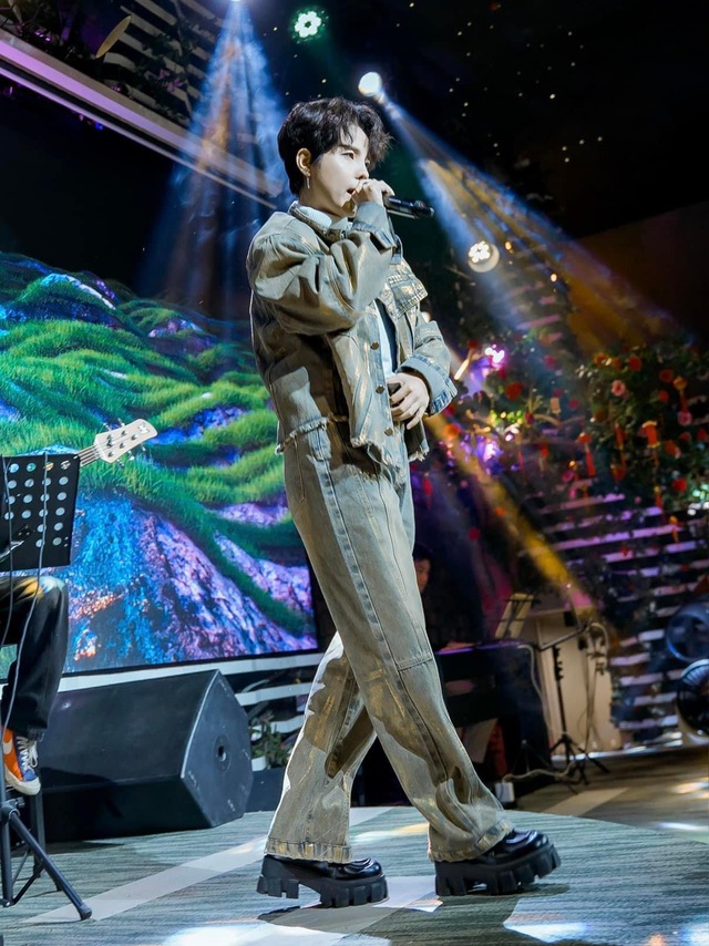 Sau 1 năm công khai có bạn gái, Vũ Cát Tường vẫn giấu kín danh tính người yêu đồng giới vì lý do này?-11