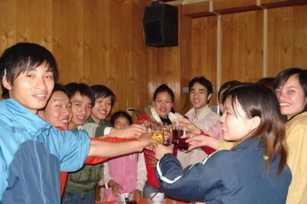 20 năm sau khi tốt nghiệp, tôi tham dự họp lớp và nhận ra 5 quy tắc ảnh hưởng đến thành công: Điều thứ 4 rất cần cho con bạn-1