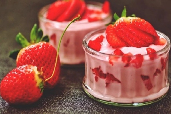 Cách làm sinh tố dâu tây thơm ngon, mát lạnh giải nhiệt mùa hè-4
