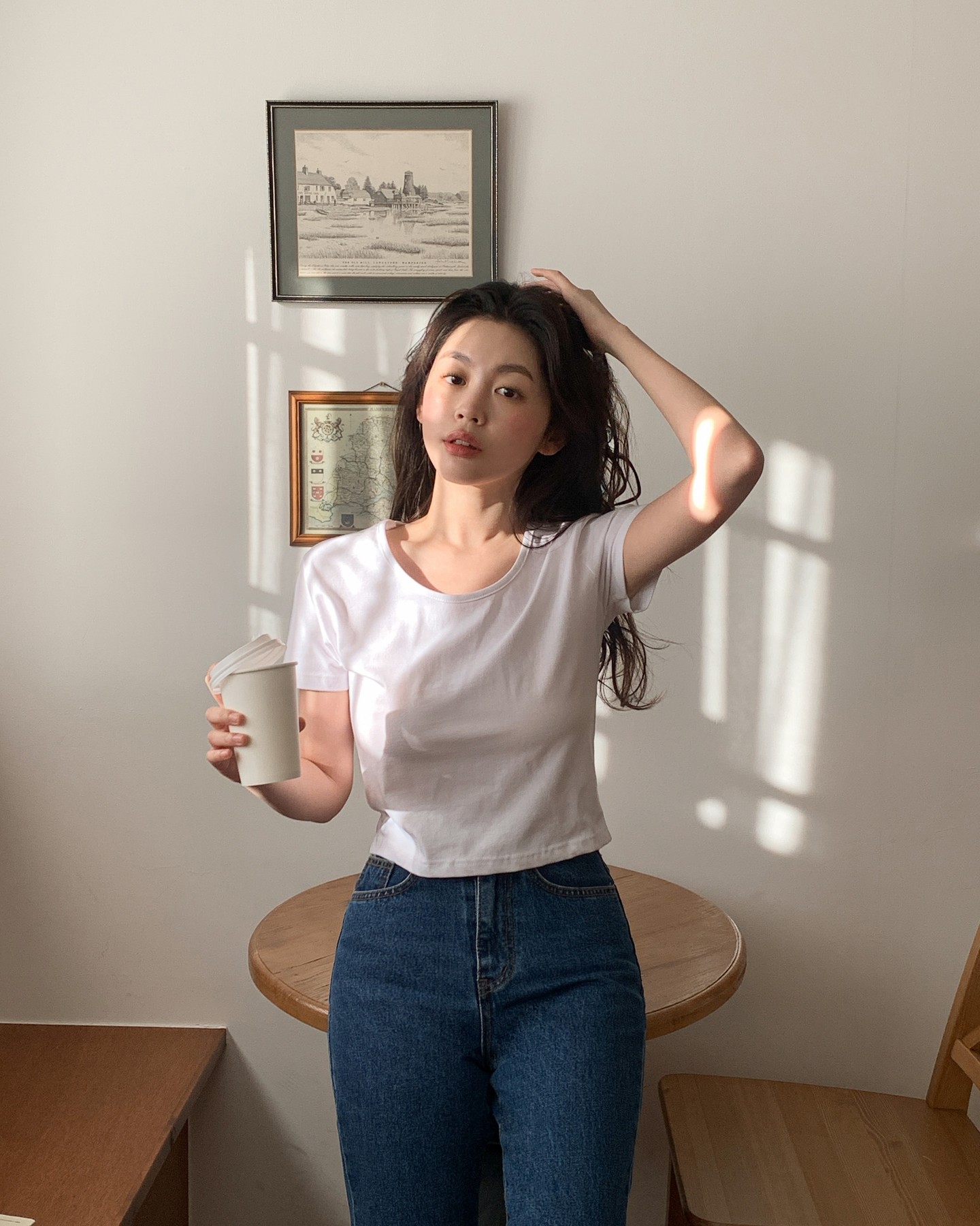 4 mẫu áo thanh lịch dành cho nàng thích phong cách tối giản-3