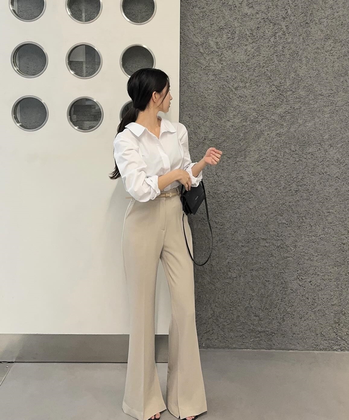 4 mẫu áo thanh lịch dành cho nàng thích phong cách tối giản-8