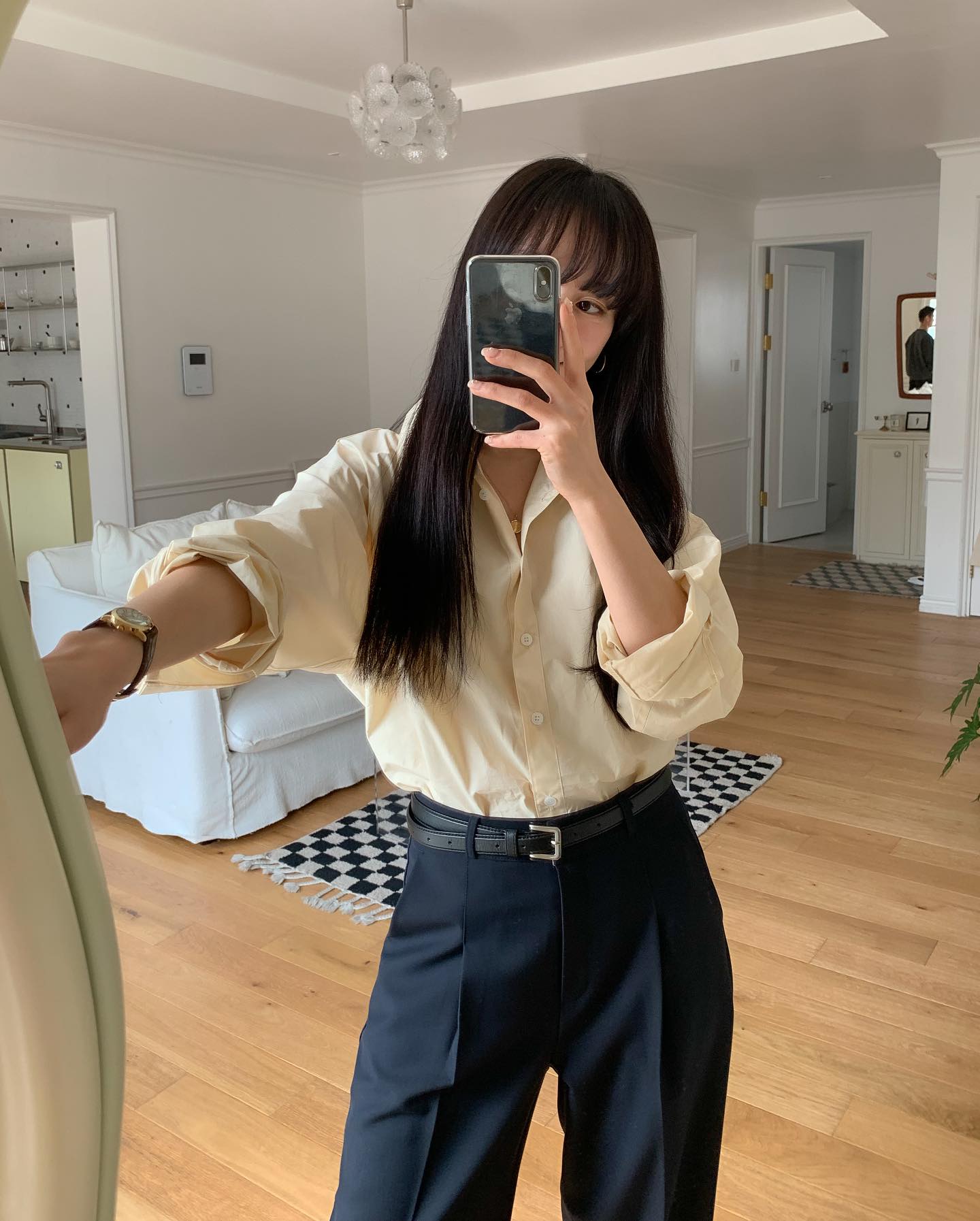 4 mẫu áo thanh lịch dành cho nàng thích phong cách tối giản-10