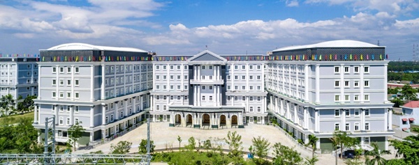 Phía sau việc phụ huynh chi nghìn tỷ cho trường quốc tế: Những giao dịch nắm đằng chuôi-2