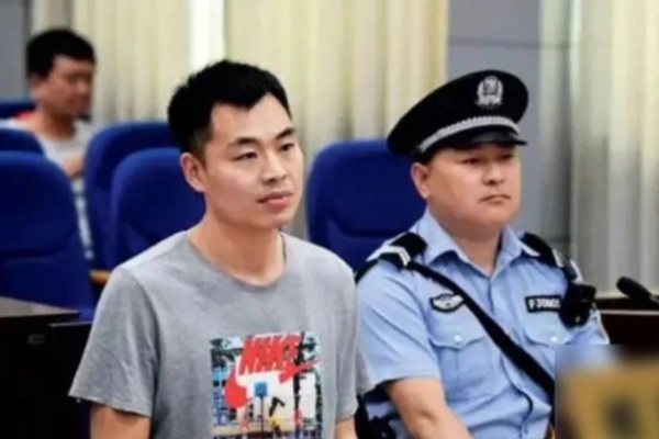 Người đàn ông trả thù thầy giáo cũ sau 20 năm, lời khai tại toà khiến dư luận dậy sóng: Bạo lực học đường ám ảnh nạn nhân cả đời-1