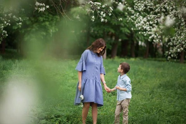 Cậu bé 10 tuổi bị kéo cứa vào mắt mà không dám nói: Thế gian này có một kiểu gia đình đáng sợ hơn cả bạo lực học đường-3