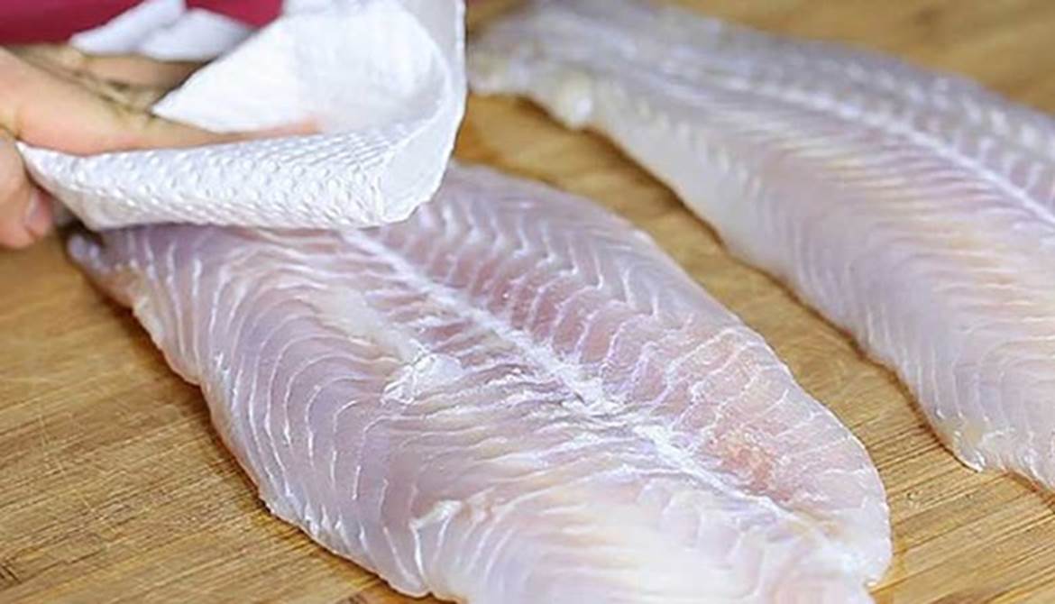 Cho thứ bột này vào chảo, rán cá, rán thịt sẽ không bao giờ bị dầu mỡ bắn nữa: Đơn giản nhưng ít ai biết-2