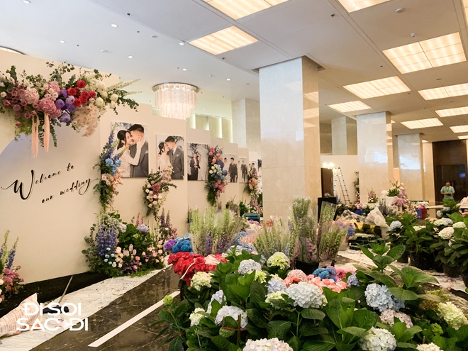 Hình ảnh đầu tiên ở đám cưới Quang Hải tại khách sạn 5 sao: 10.000 bông hoa rải khắp lối-3