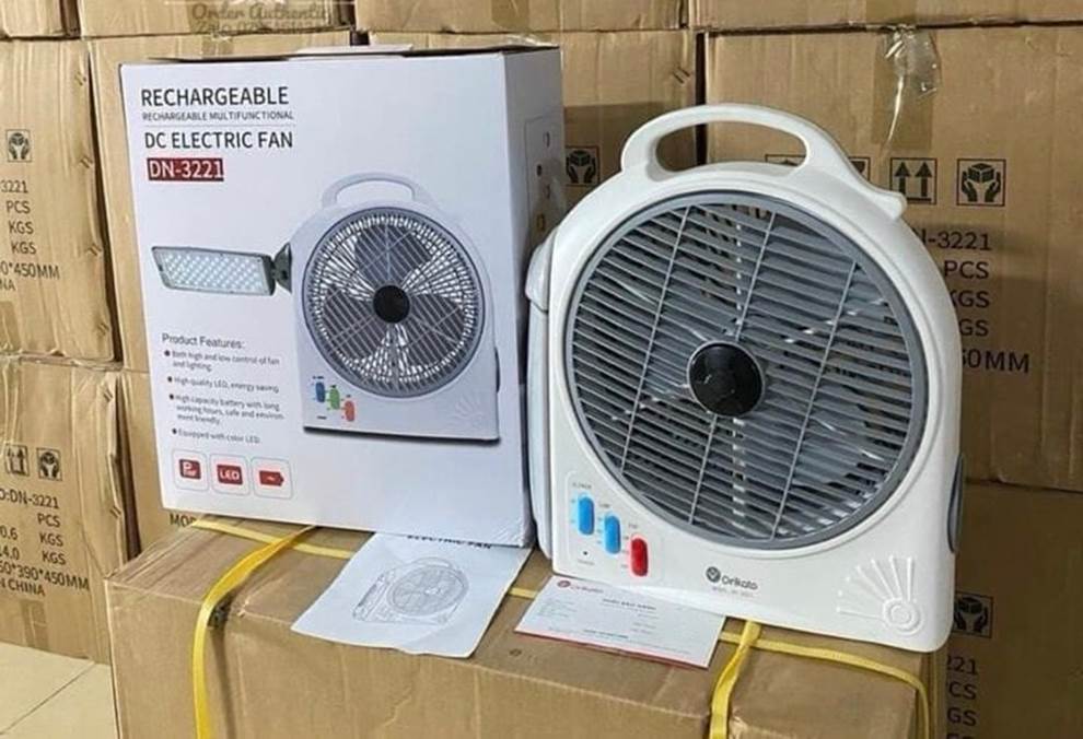 Rớt giá thảm hại, quạt tích điện từng sốt xình xịch nay bị xả bán giá bèo-2