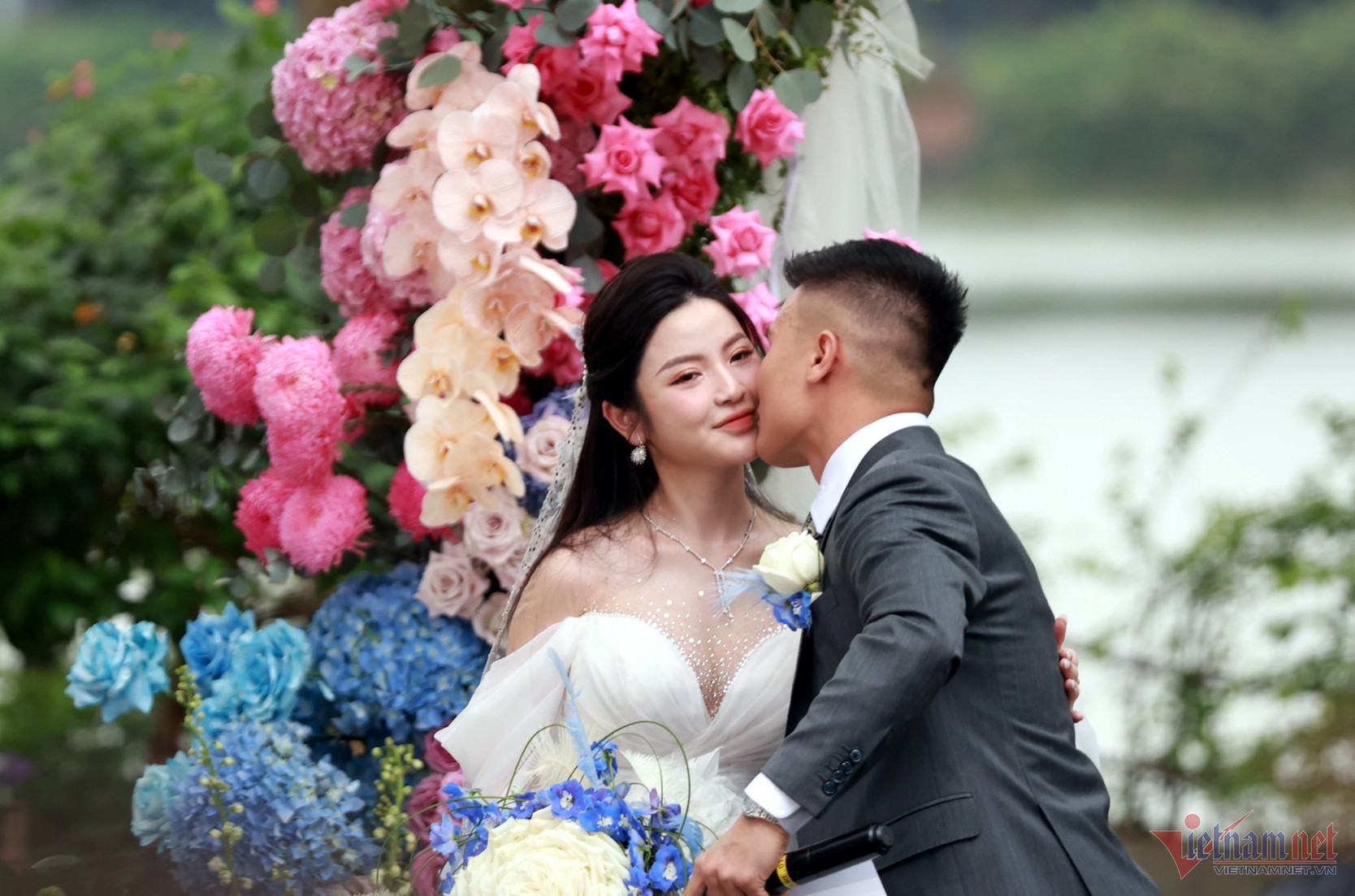 Quang Hải - Chu Thanh Huyền báo tin vui... săn Rồng thành công-4