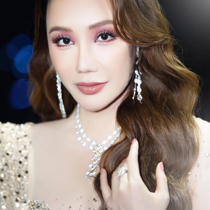 Vụ Hồ Quỳnh Hương từng hỏng mặt vì kem trộn: Sốc đến mức muốn đeo mặt nạ, cơ thể bị tích nước phù nề-3