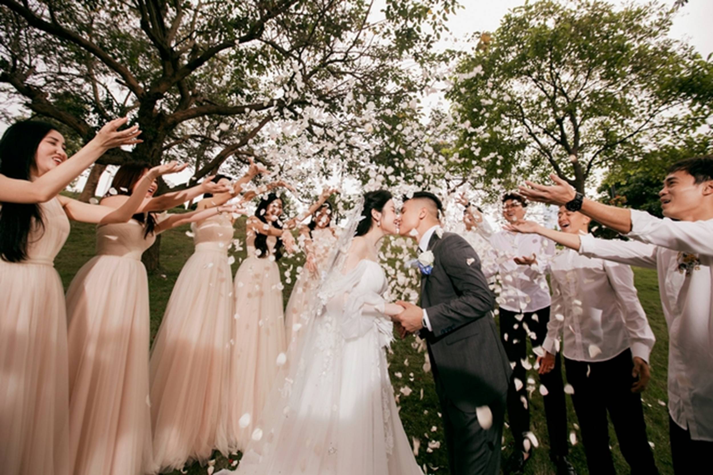 Chùm ảnh nét căng: Toàn cảnh đám cưới sang chảnh của Quang Hải và Chu Thanh Huyền, khoảnh khắc công bố tin vui cực ý nghĩa!-2