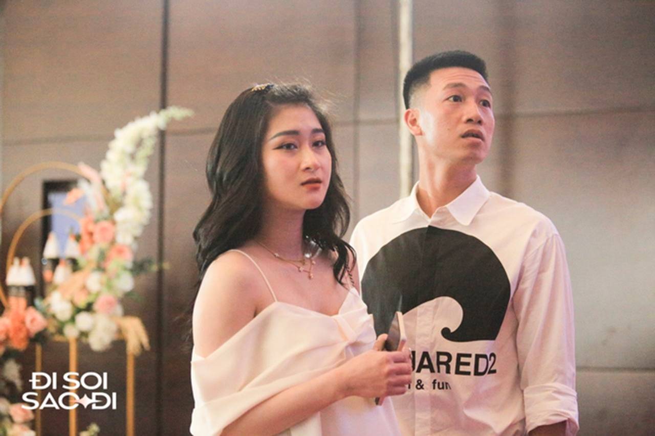 Hội WAGs ĐT Việt Nam đọ sắc cực gắt ở lễ cưới Quang Hải: Yến Xuân nóng bỏng nhưng có vượt qua người mẫu mới phẫu thuật thẩm mỹ?-8