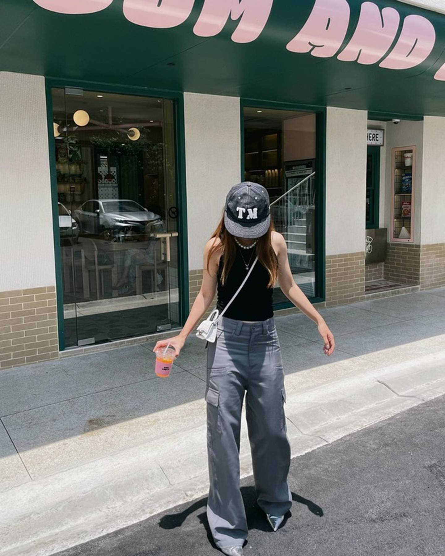 4 mỹ nhân Việt có phong cách diện quần ống rộng ấn tượng, đáng tham khảo-8