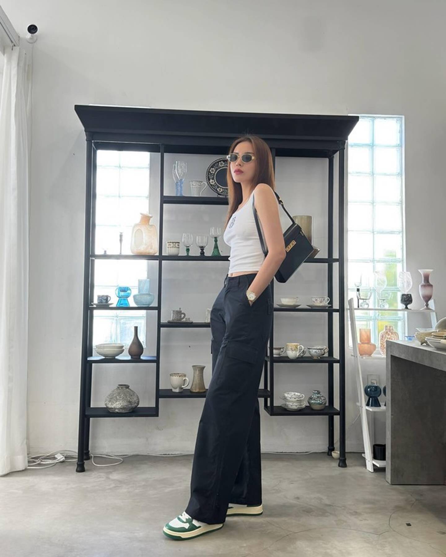 4 mỹ nhân Việt có phong cách diện quần ống rộng ấn tượng, đáng tham khảo-11