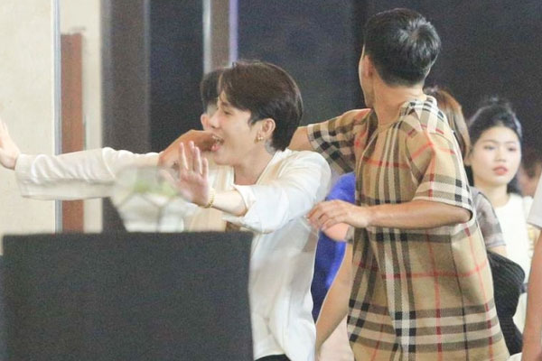 2h sáng Chu Thanh Huyền phải lên tiếng về đoá hoa cưới thị phi: Là món quà dành tặng con sắp chào đời-2