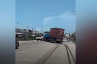Thót tim xe container 'đánh võng' trên đường phố