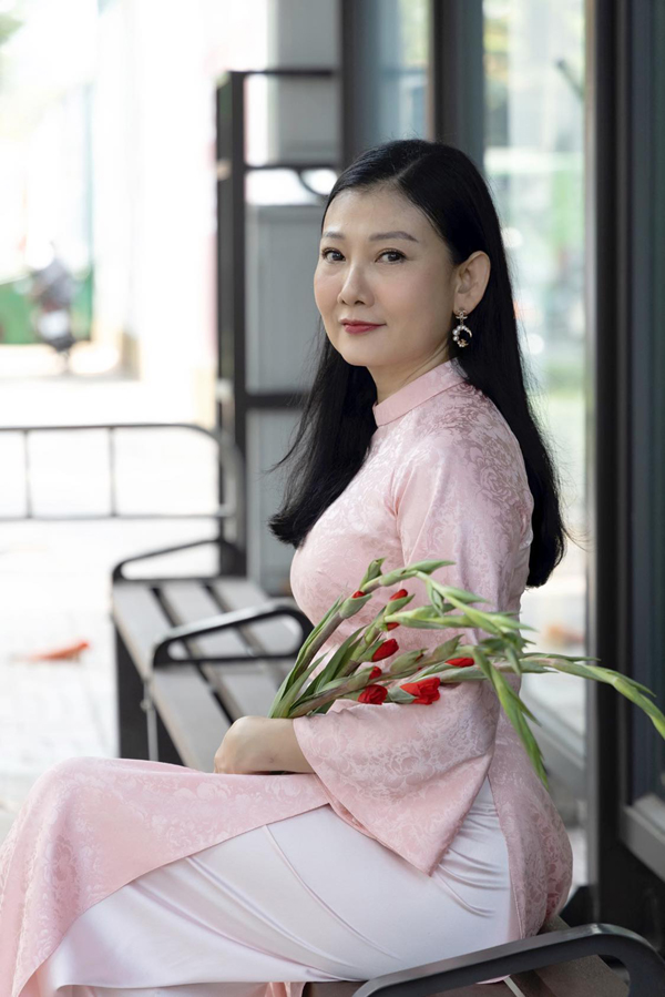 Mẹ chồng Hồng Diễm trong Trạm cứu hộ trái tim: Mỹ nhân thập niên 90 được trao danh hiệu NSND, U50 vẫn độc thân-4