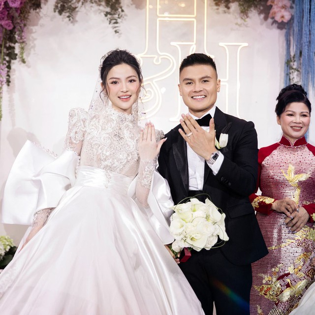 Sau bó hoa cưới độc nhất vô nhị, 3 bộ váy cưới của Chu Thanh Huyền cũng lộ chi tiết đặc biệt-11