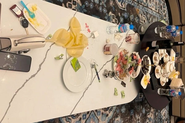 Tước danh hiệu 2 nữ cảnh sát tham gia tiệc ma túy-1