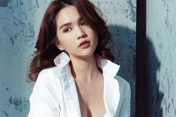 Ngọc Trinh gợi cảm trở lại: Diện đầm xuyên thấu hở bạo, body đúng là miễn chê!-15