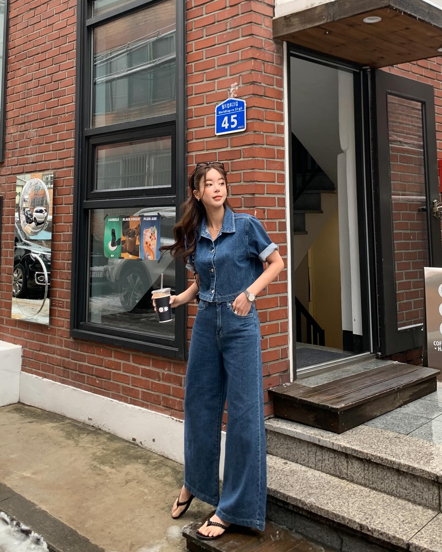 4 xu hướng trang phục denim phủ sóng mùa hè 2024, cứ mặc là trẻ trung-7