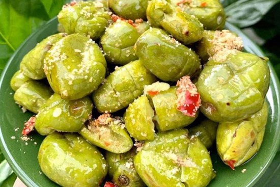 Loại quả từng mọc dại bỗng dưng thành đặc sản, chị em ưa chuộng dù giá tới 170.000 đồng/kg