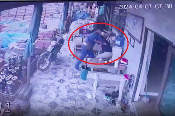 Cứu sống một thanh niên nhảy cầu Thị Nại-1