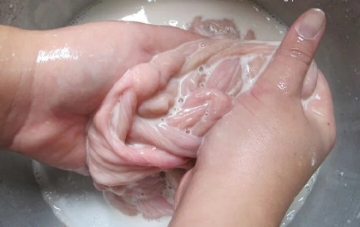 Cách rửa lòng non hết sạch mùi hôi-2