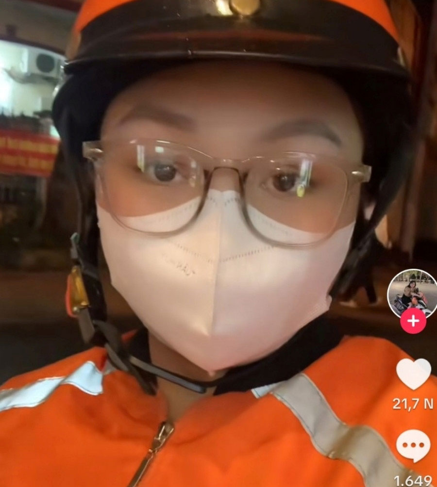 Phía sau chuyện nữ cử nhân chở con 1 tuổi đi giao hàng đến nửa đêm xôn xao mạng-1