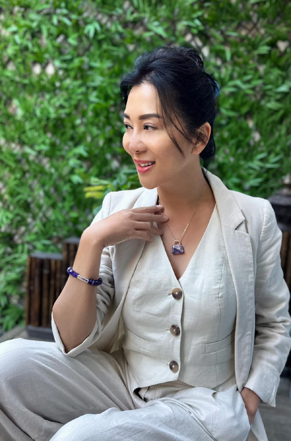 Nữ MC nức tiếng hải ngoại: Con gái cựu Hoa khôi Sài Gòn xưa, U60 vẫn khoe dáng sexy, đời tư bí ẩn-4